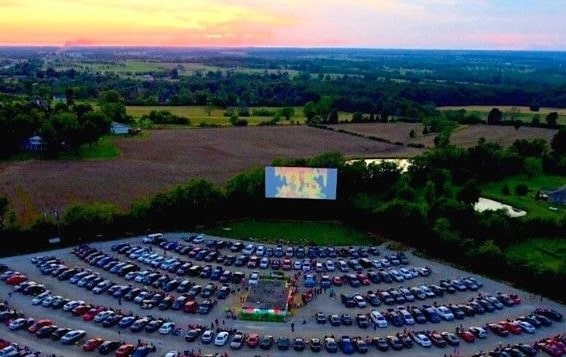 HolidayAutoTheatre-min